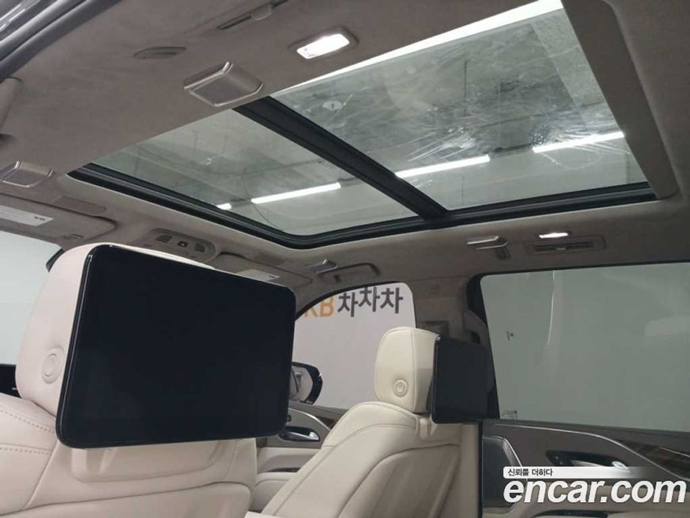 Cadillac Escalade 5 Generation 6.2 (12.2023)