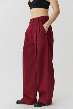 Брюки мужские со складками из бордового хлопка