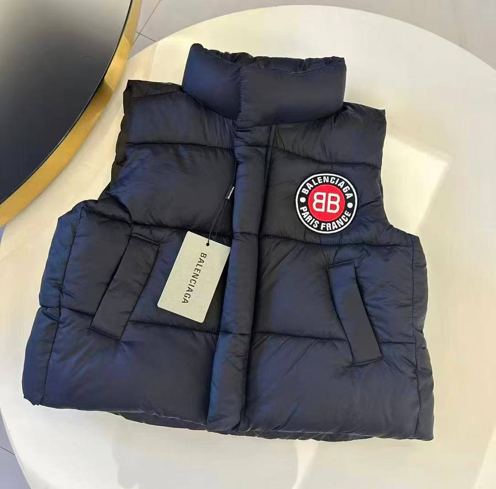 Жилет Balenciaga
