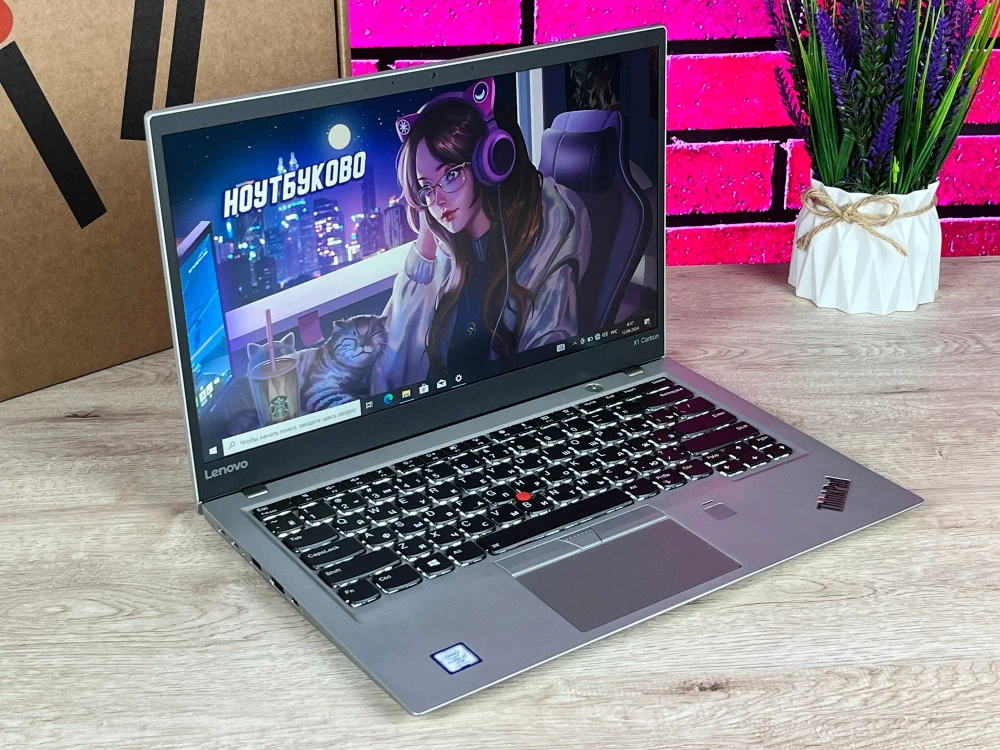 Ноутбук Lenovo ThinkPad X1 Carbon Gen 5 2К, 14" 2560x1440 IPS, Intel Core i7-7600U 3.9 GHz, RAM 16 ГБ, SSD 256 ГБ, Intel HD Graphics 620, Win 10Pro