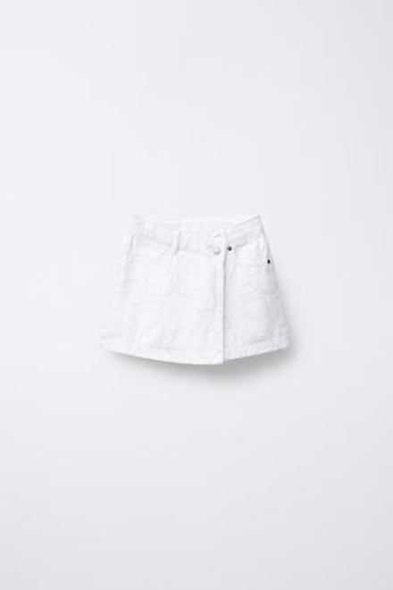 ZARA ЮБКА-ШОРТЫ С ВЫШИВКОЙ И ЗАПÁХОМ, БЕЛЫЙ