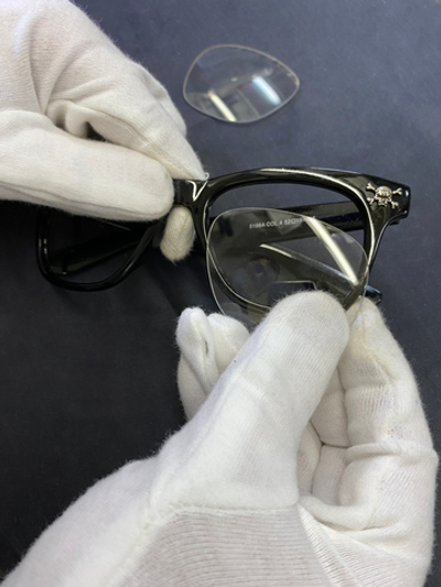 Перестановка линз заказчика в аналогичную оправу без подточки