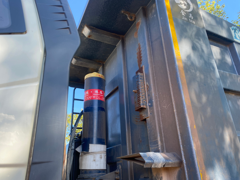 FAW J6 8x4 Самосвал СА3310Р66K24T4E5