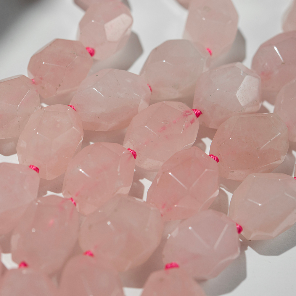 Розовый кварц натуральный, фриформ, 16,5-20*11,5-14,5мм