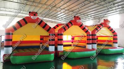 Детский надувной батут "Тигр на прогулке" с крышей 4*4*3,5 м