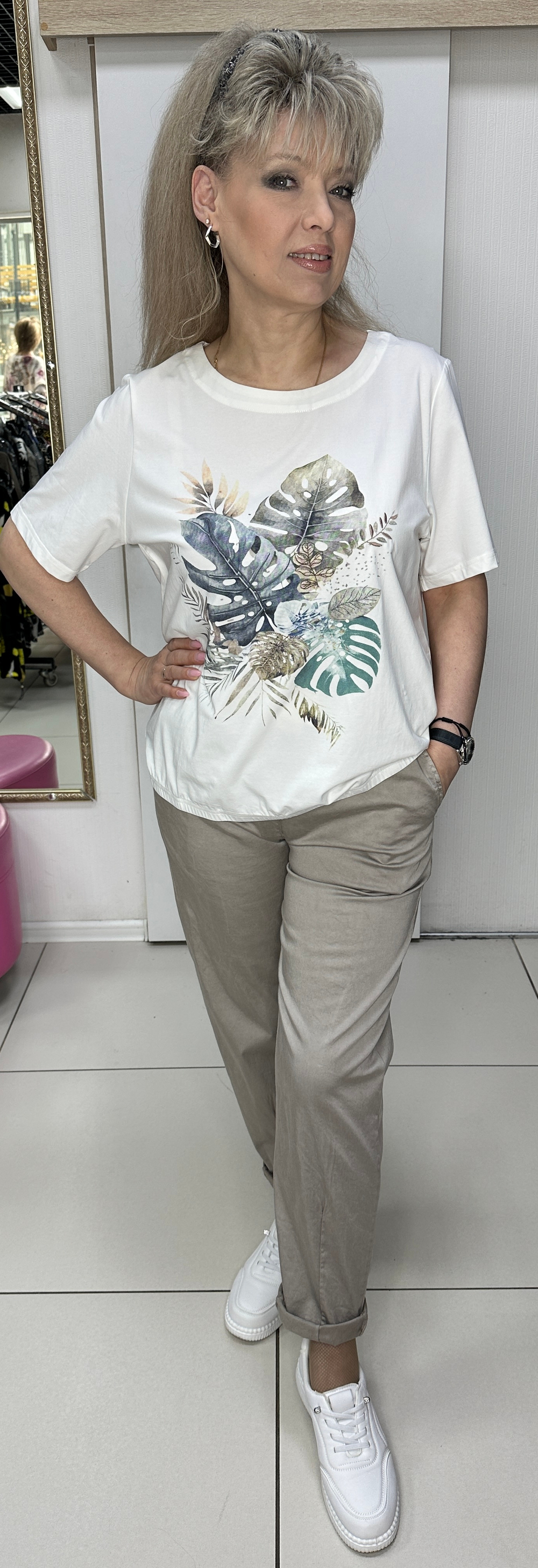 Блузон в молочном цвете с принтом из листьев