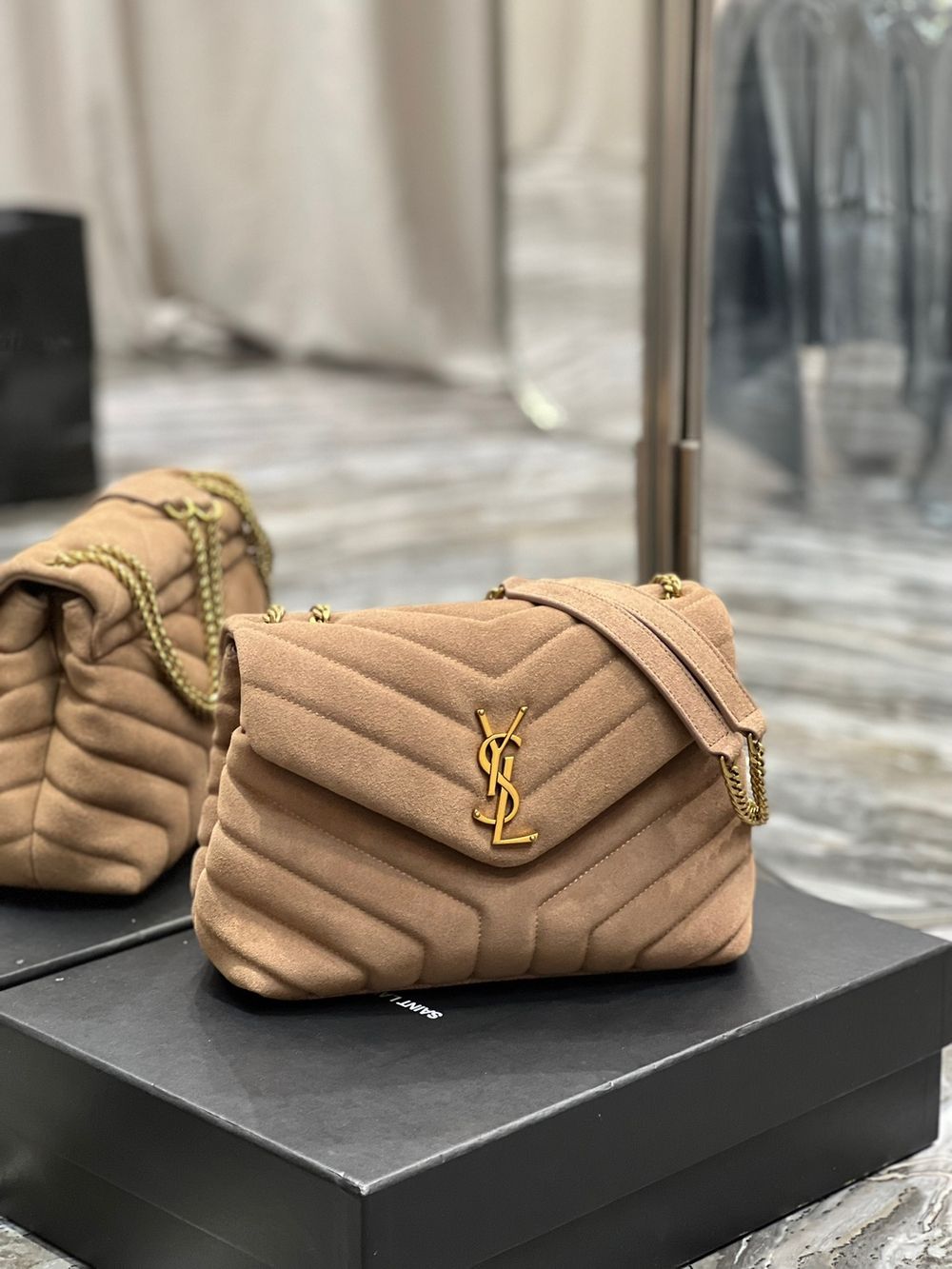 Saint Laurent Loulou 25 cm