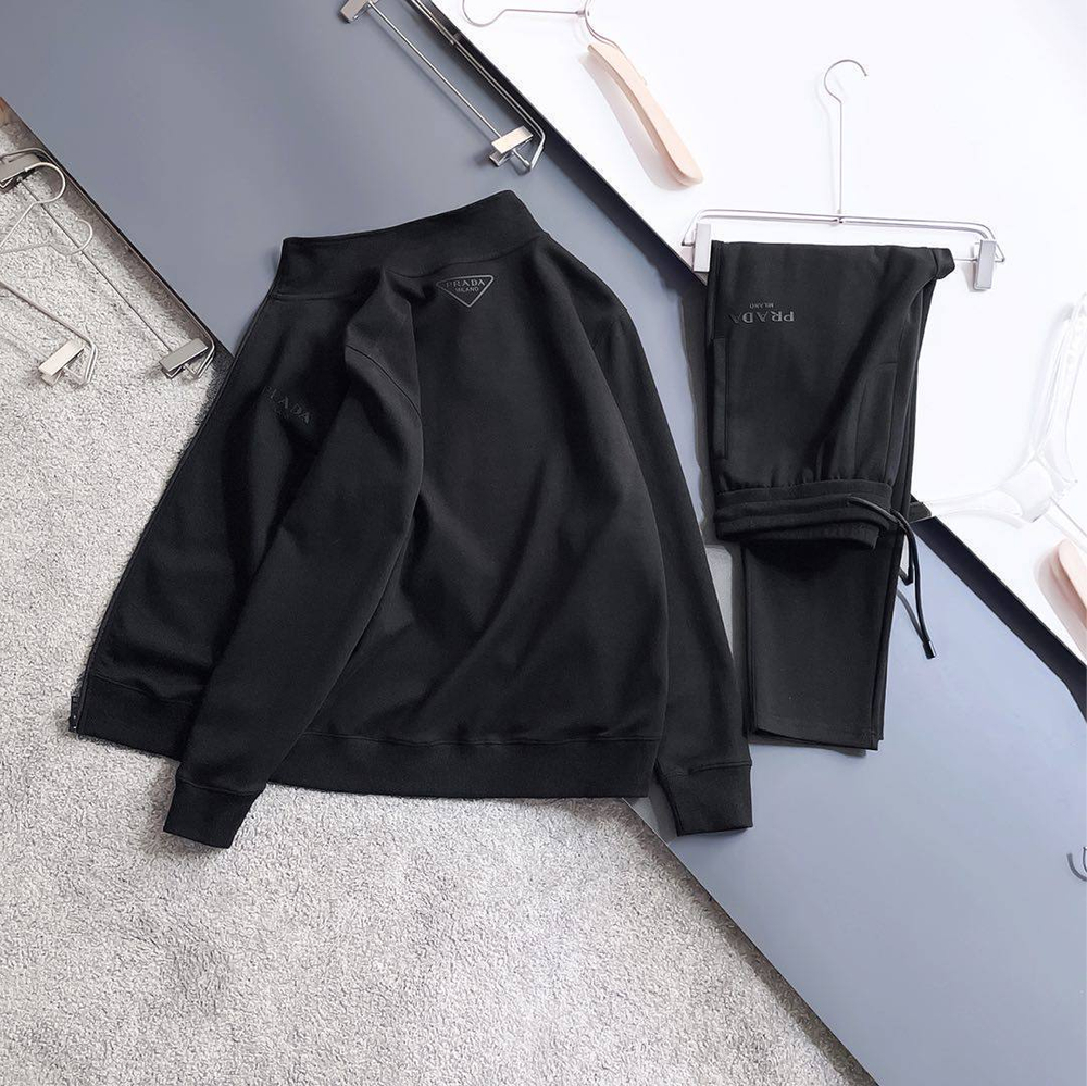 Спортивный костюм Prada