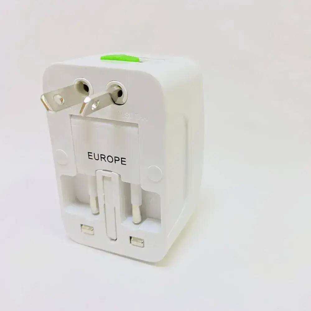 Переходник для розетки ОАЭ, Великобритании, Кипр, Малайзия, Сингапур, Гонконг. Универсальный сетевой адаптер.