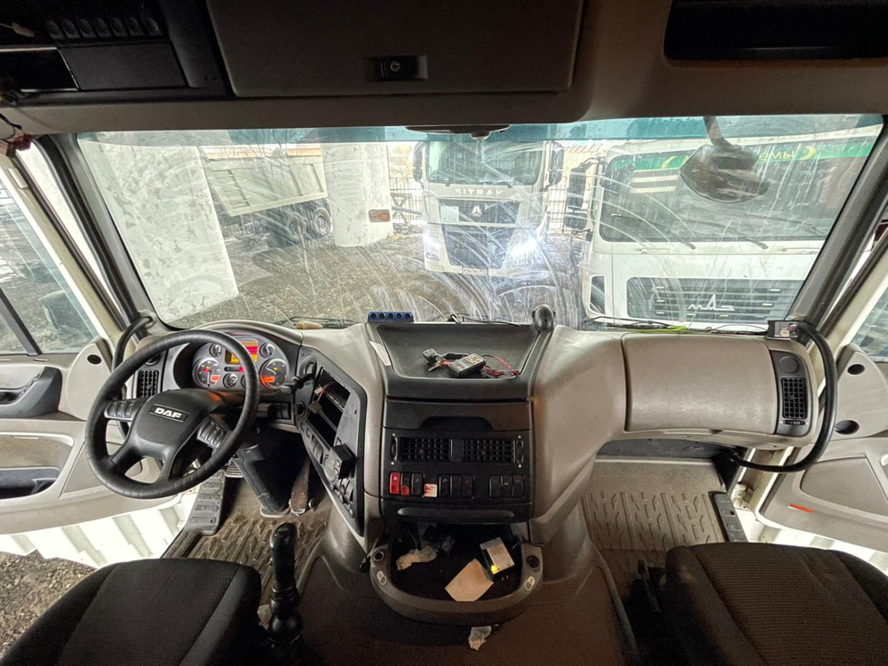 DAF XF 4x2 Седельный тягач FT XF 105 460 (Дизельный, 12,9 л, 462 л.с., МТ)