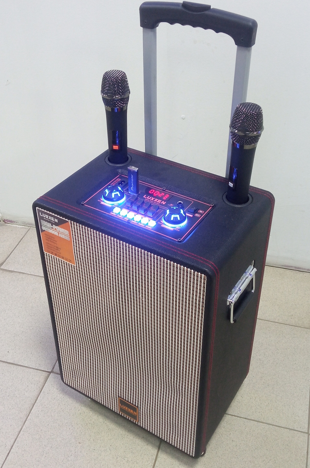 Колонка-чемодан 12" BT-Speaker Luxxen 38000W/5.4A/2микрофона LX-1201