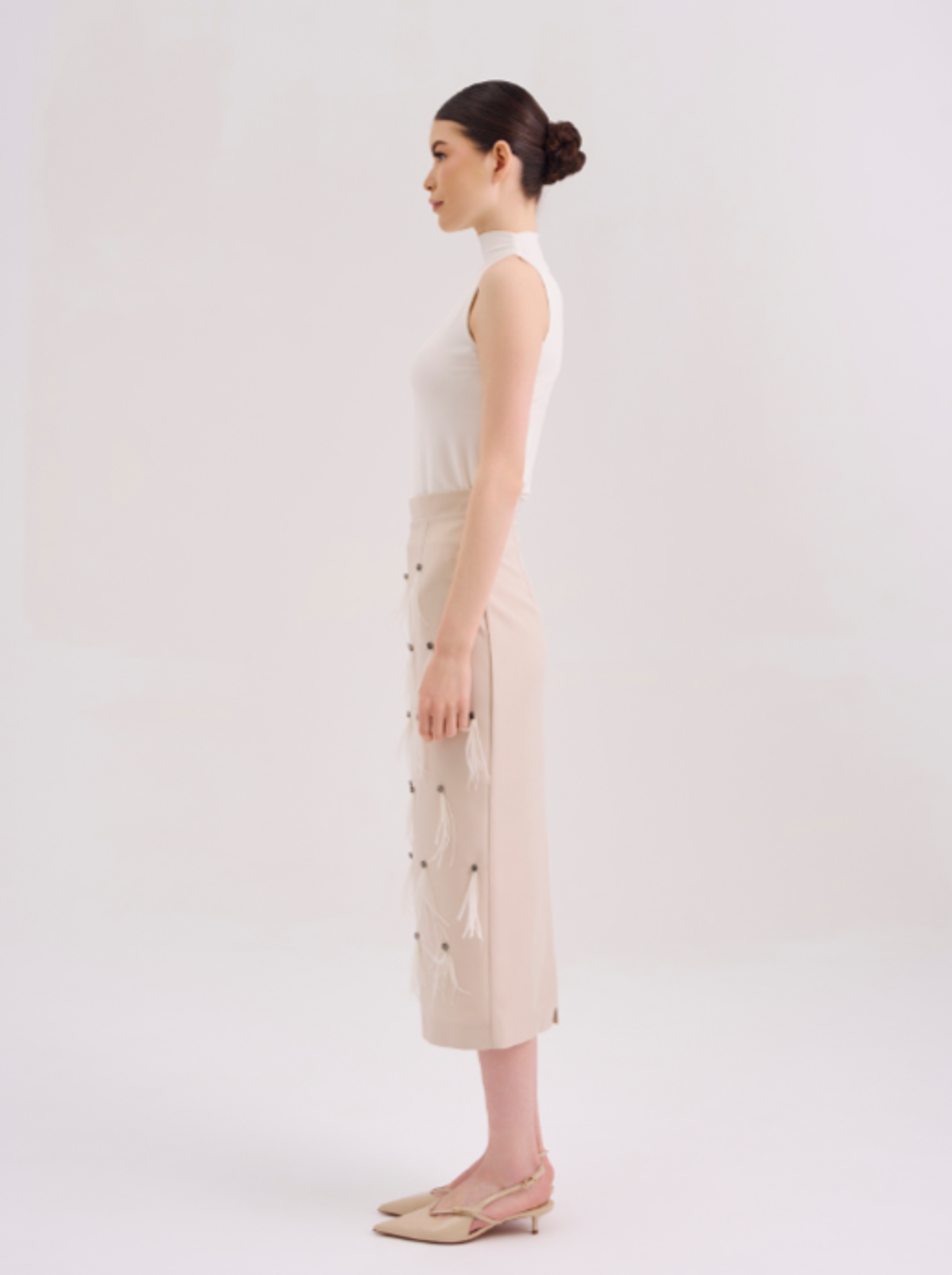 Юбка базовая с перьями бежевая