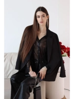 Блузка нарядная с пайетками