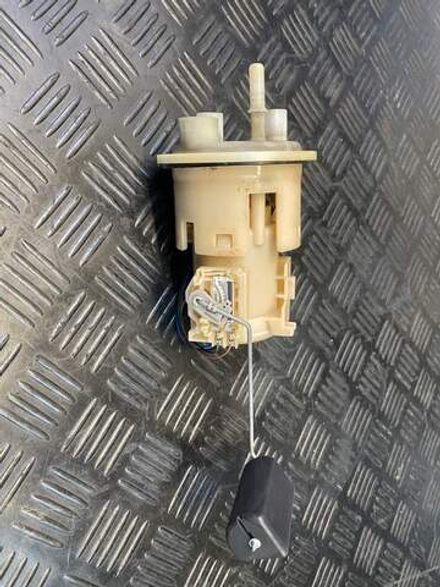 Насос топливный Yamaha FZ1 Fazer RN17 (с креплением)