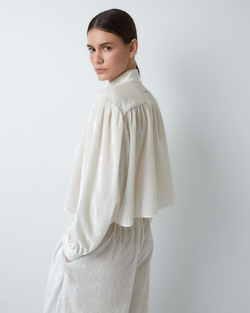 Комплект: блуза и брюки из шелкового бархата молочный