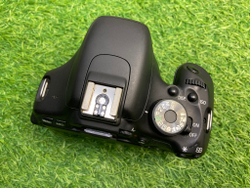 Canon 600D kit 18-55mm 3.5-5.6 IS ll 35.000 кадров