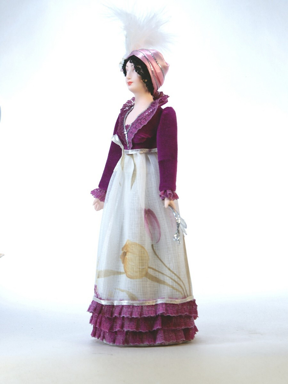 Кукла коллекционная в костюме для прогулок 19 века.