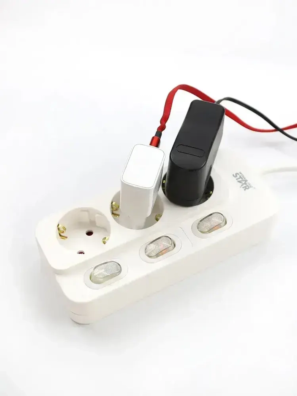 Сетевой фильтр на 3 универсальные вилки