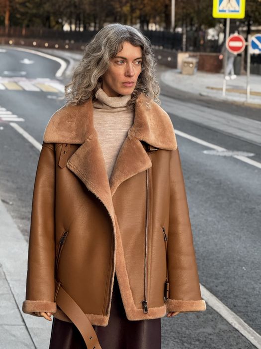 Дубленка на молнии с поясом