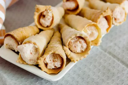 Трубочка слоеная с крабовой пастой (25 гр.)