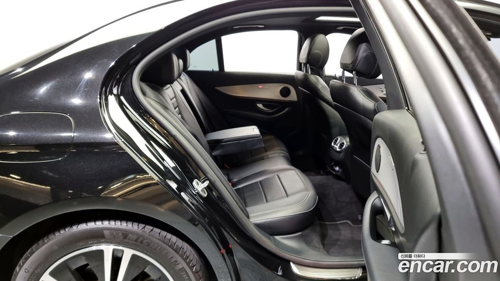 Mercedes-Benz E-Class W213 E250 Avangarde (12.2020)
