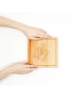 Менажница с гравировкой из кедра