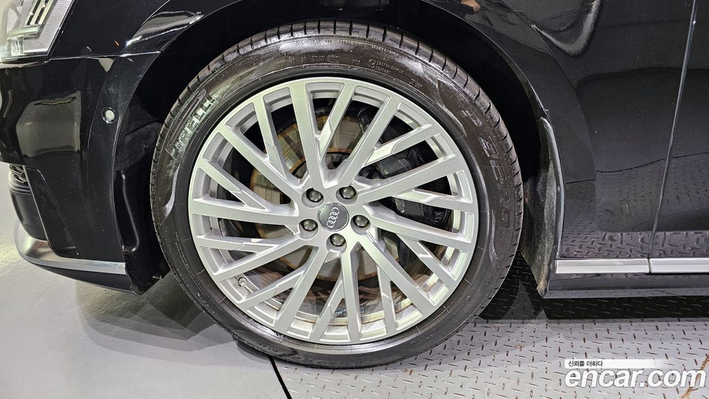 Audi A8 (D5) 55 TFSI Quattro LWB (12.2019)