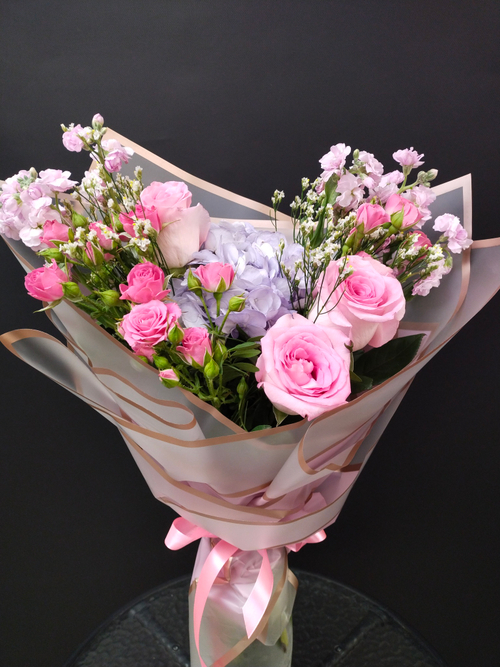 Букет с гортензией