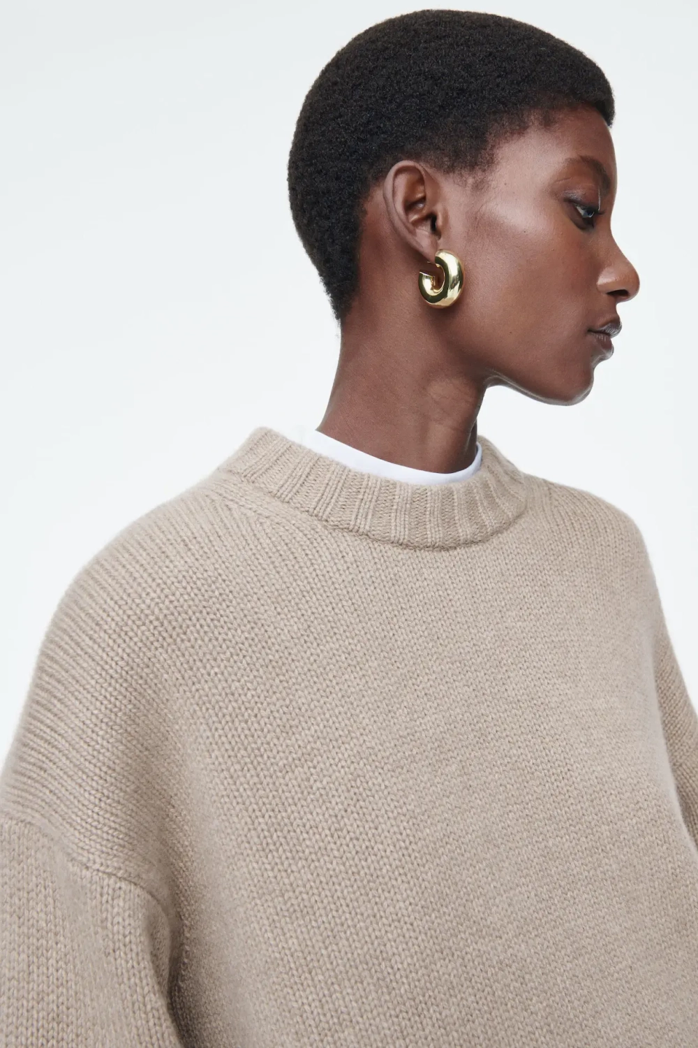 COS КАШЕМИРОВЫЙ СВИТЕР ГРУБОЙ ВЯЗКИ, БЕЖЕВЫЙ