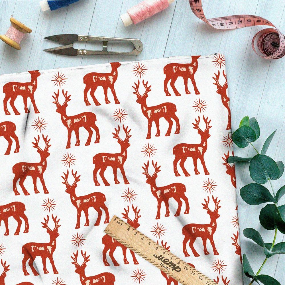 Ткань лён красные олени и звёзды на белом фоне