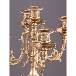 КОМПЛЕКТ:ЧАСЫ КАМИННЫЕ ДИАМЕТР ЦИФЕРБЛАТА=11 СМ. + 2 ПОДСВЕЧНИКА ВЫСОТА=42/42 СМ. (КОР=1КОМП.)