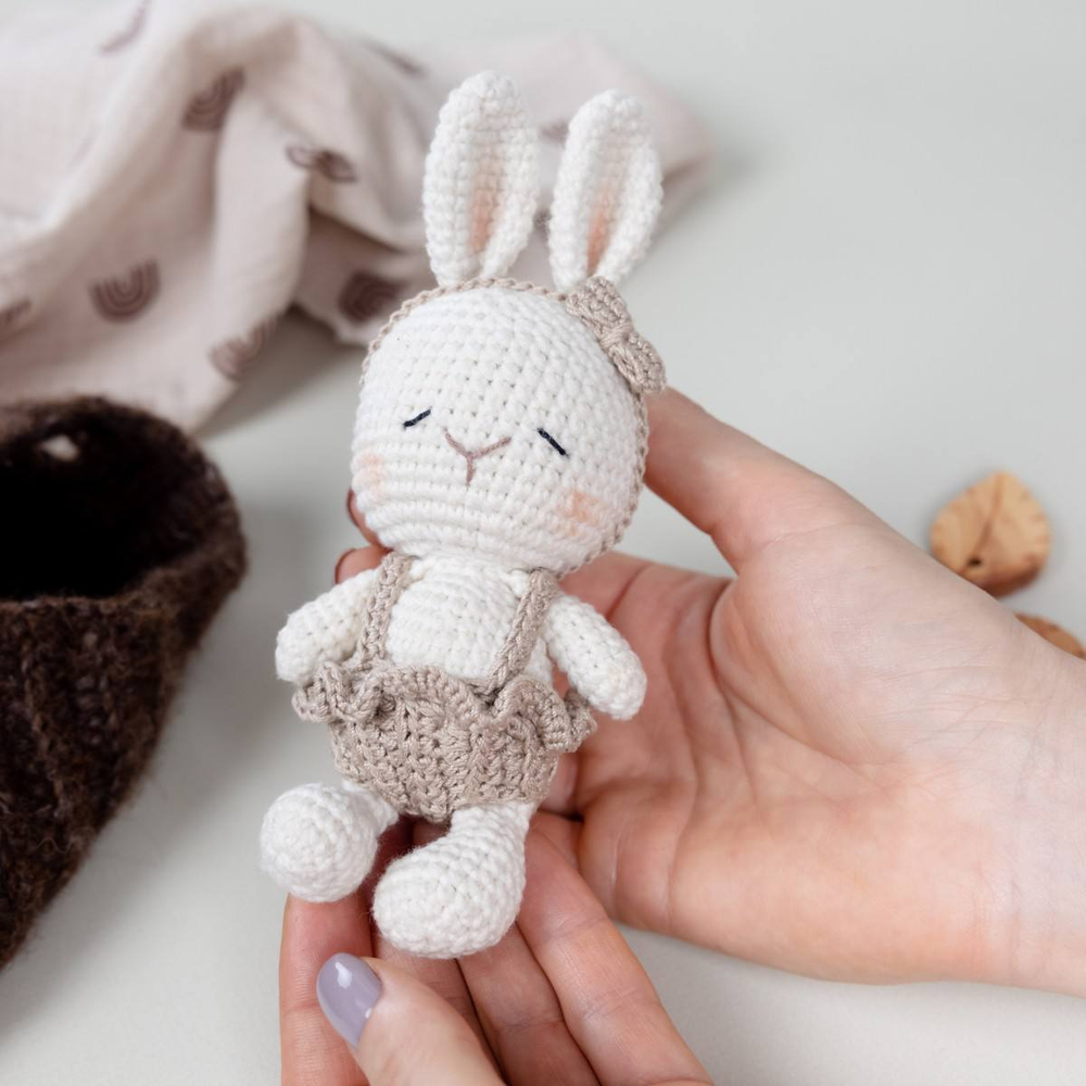 Зайка в коконе, Коричневый