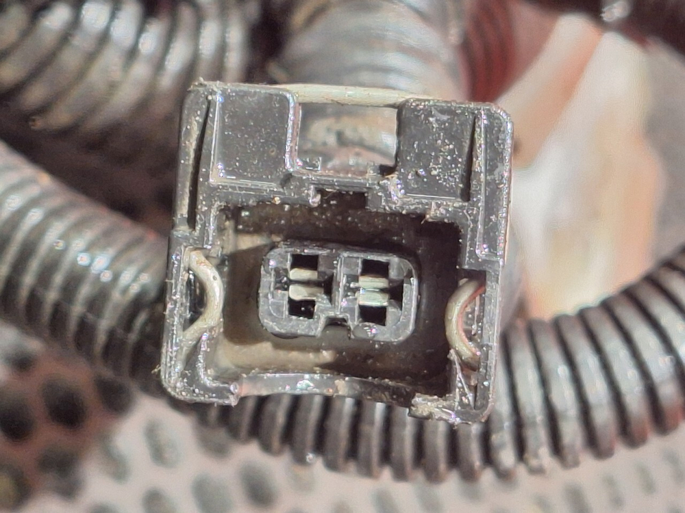 Проводка фары левой