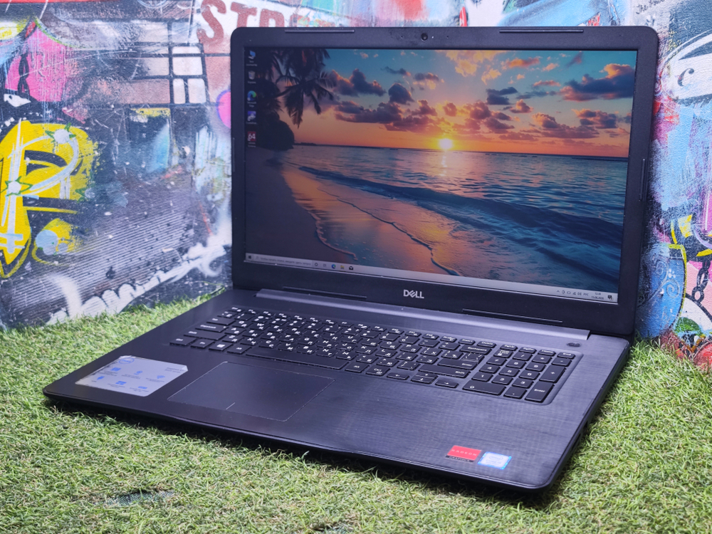 Dell Inspiron 17 i5-8250U/8Gb/Radeon 530/128Gb/1Tb/FHD/5770-9676