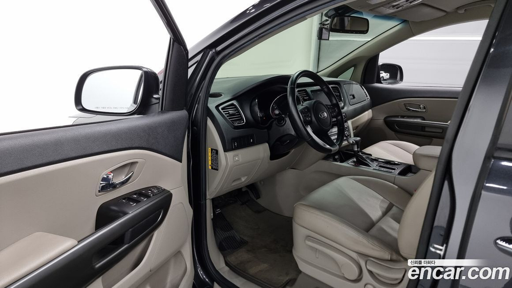 Kia The New Carnival (Sedona) 9-и местный Luxury (06.2020)