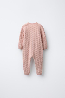 ZARA ДЛИННЫЙ ВЯЗАНЫЙ КОМБИНЕЗОН С КОСАМИ, БЛЕДНО-РОЗОВЫЙ