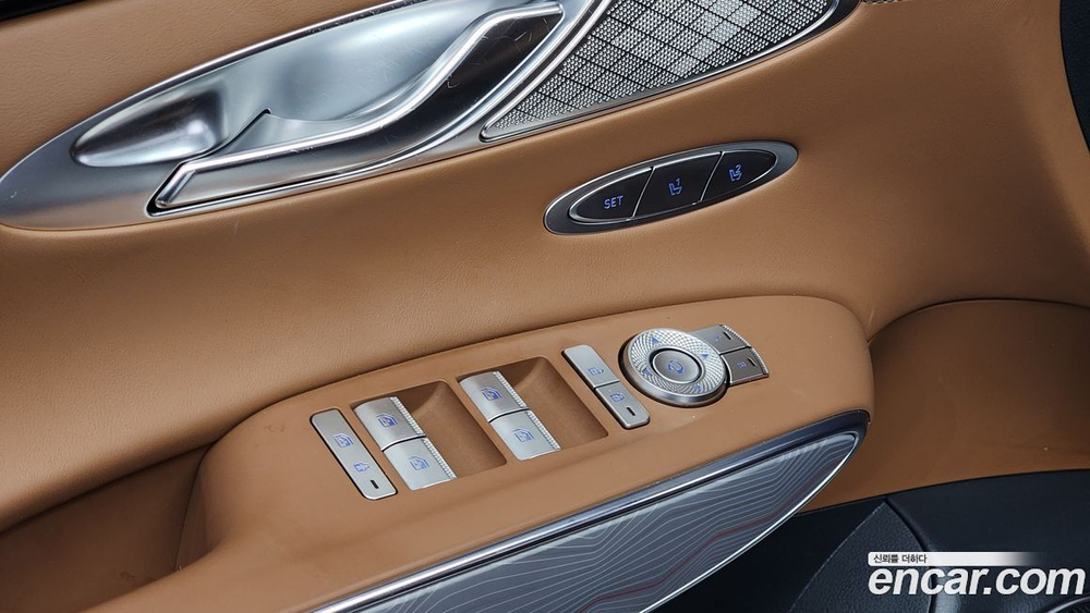 Genesis GV70 2.5T Бензин 2WD (03.2023)