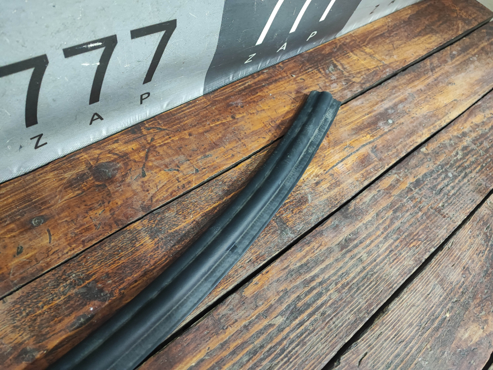 Уплотнитель капота Haval M6 2 21-нв Б/У Оригинал 8402070XKZ0YA