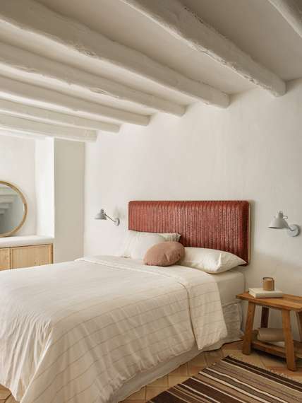 Изголовье подвесное Natesa из массива тика и кожи 163x60 см