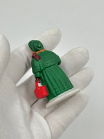 Фигурка Женщина с колокольчиком Department 56