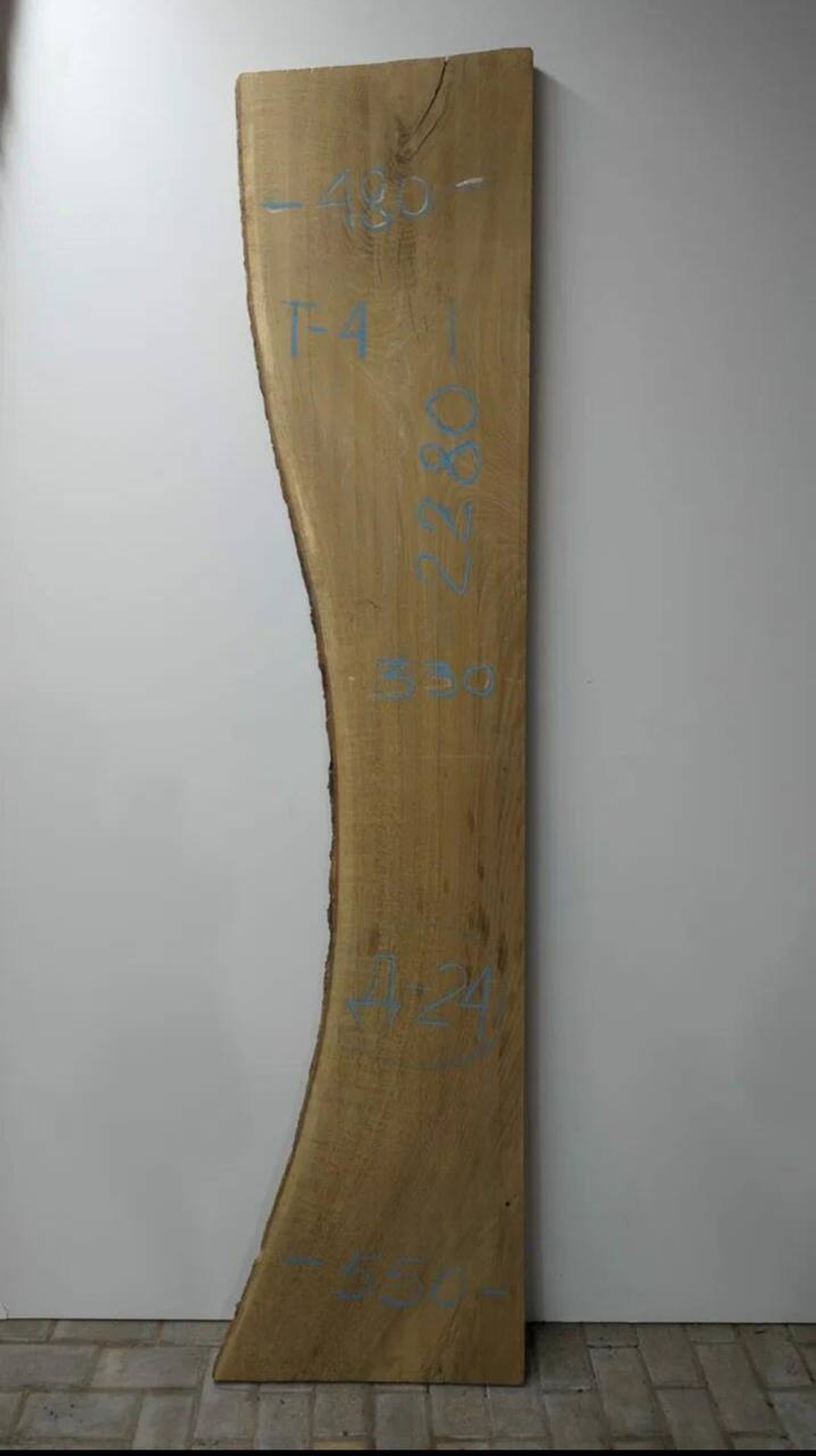 Дуб 228 см (Д) × 33/55 см (Ш) × 4 см (Т)