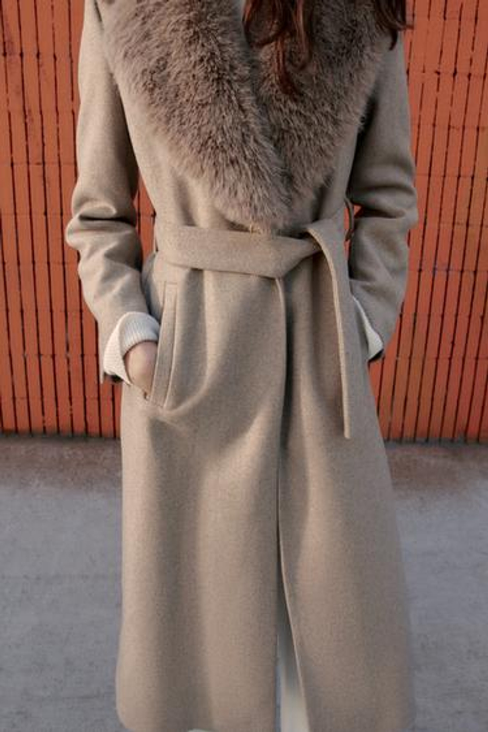 Шерстяной пальто с искусственным меховым воротником - ZARA