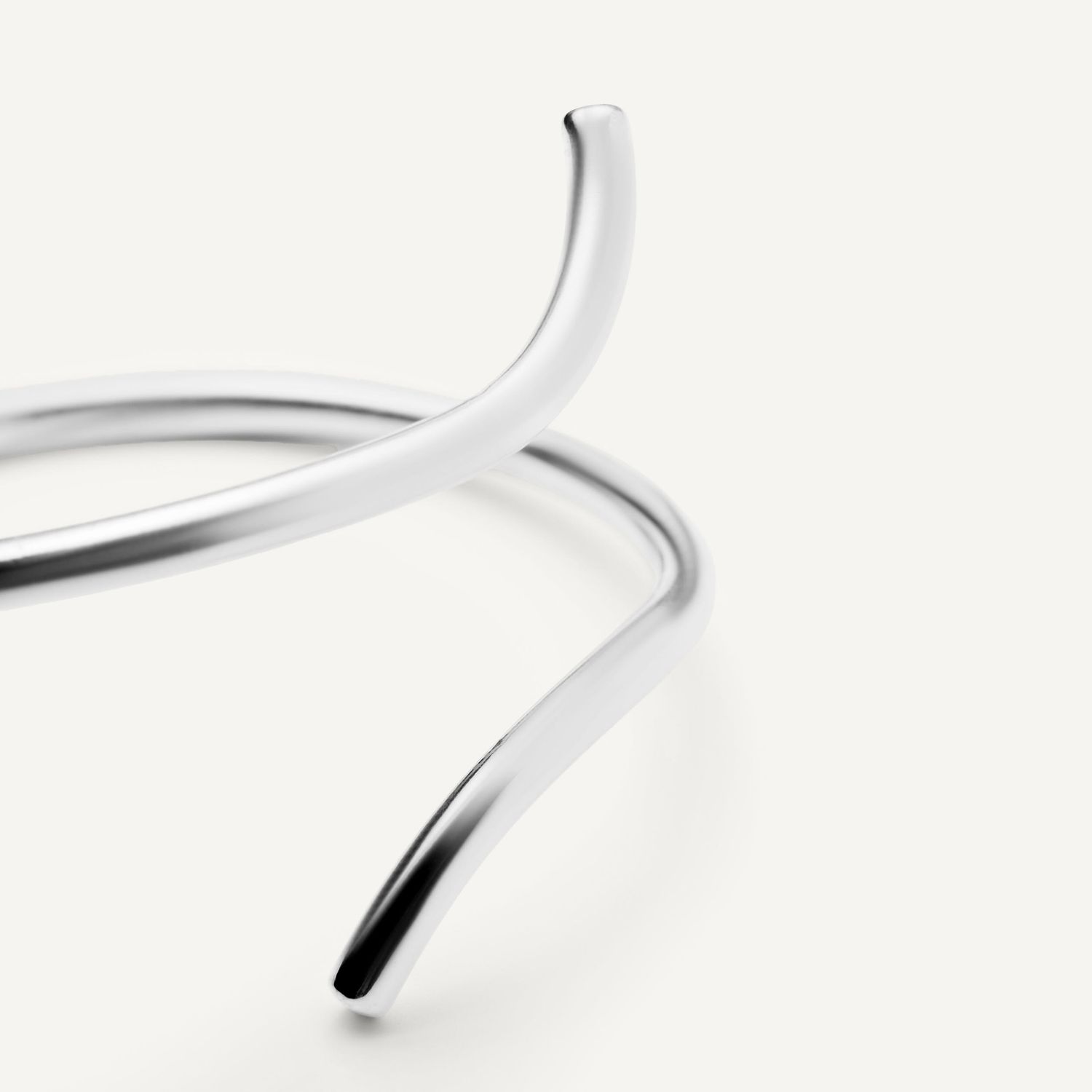 Браслет Embracing Bangle Bracelet – Silver