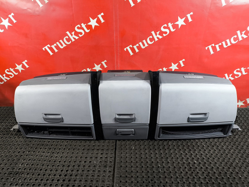 Консоль кабины верхняя