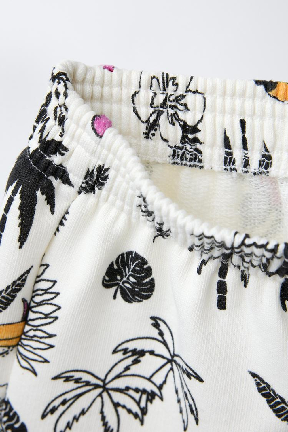 ZARA ШОРТЫ С ПРИНТОМ «ПАЛЬМЫ», ЧЕРНЫЙ