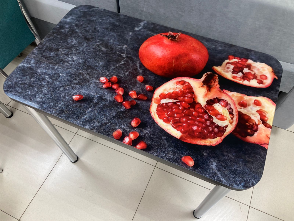 Стол неразд Прямоугольный подстолье прямое хром Царг.пояс венге Ст-ца гранат (венге) ф/п стекло