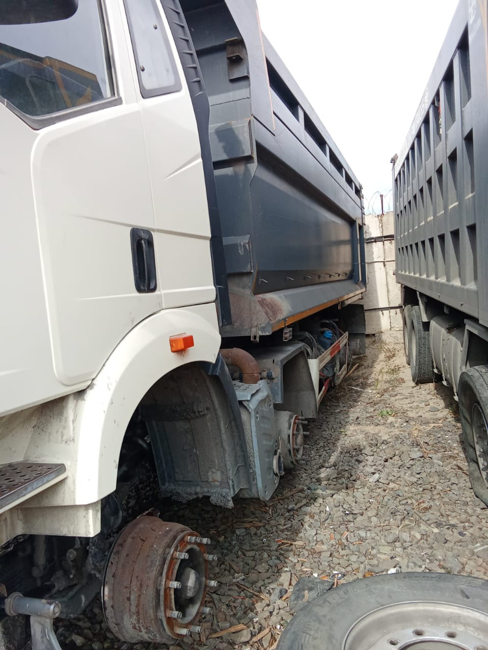 FAW J6 8x4 Самосвал CA3310P66K24T4E5 (Дизельный, 11,1 л, 420 л.с., МТ)