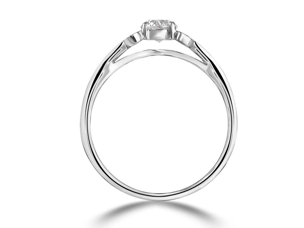 Кольцо с центральным бриллиантом 0.40 ct.