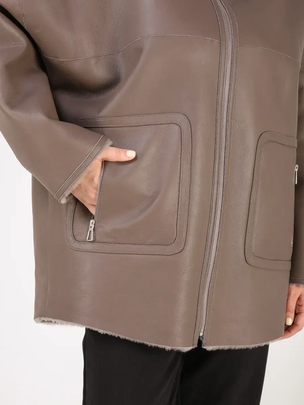 Дубленка зимняя натуральная с капюшоном оверсайз