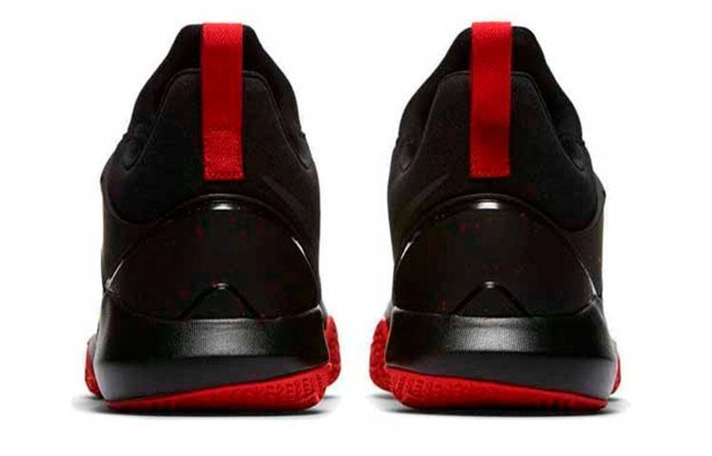 Кроссовки Nike Zoom Shift Xdr